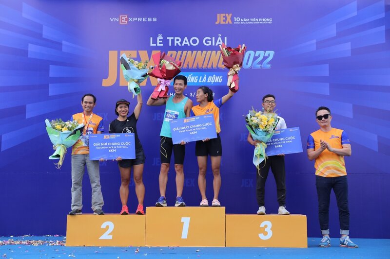 Những khoảnh khắc ấn tượng trên đường chạy JEX Running - 02