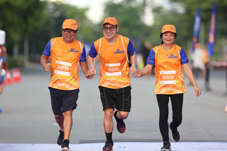 Những khoảnh khắc ấn tượng trên đường chạy JEX Running - 08