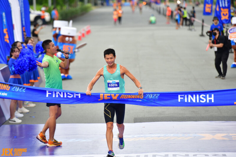 Những khoảnh khắc ấn tượng trên đường chạy JEX Running - 09