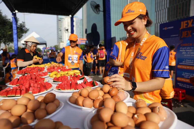 Những khoảnh khắc ấn tượng trên đường chạy JEX Running - 11